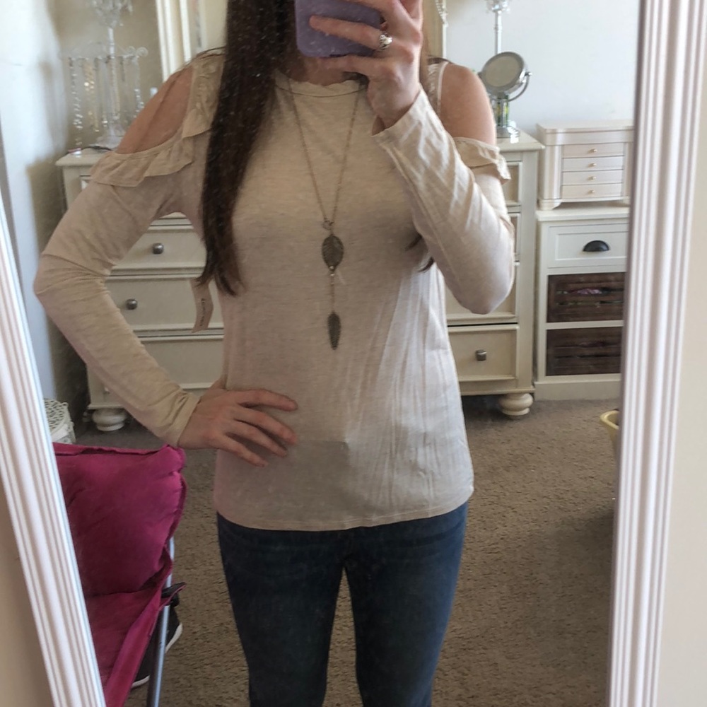 NWT Francescas ruffle open shoulder shirt